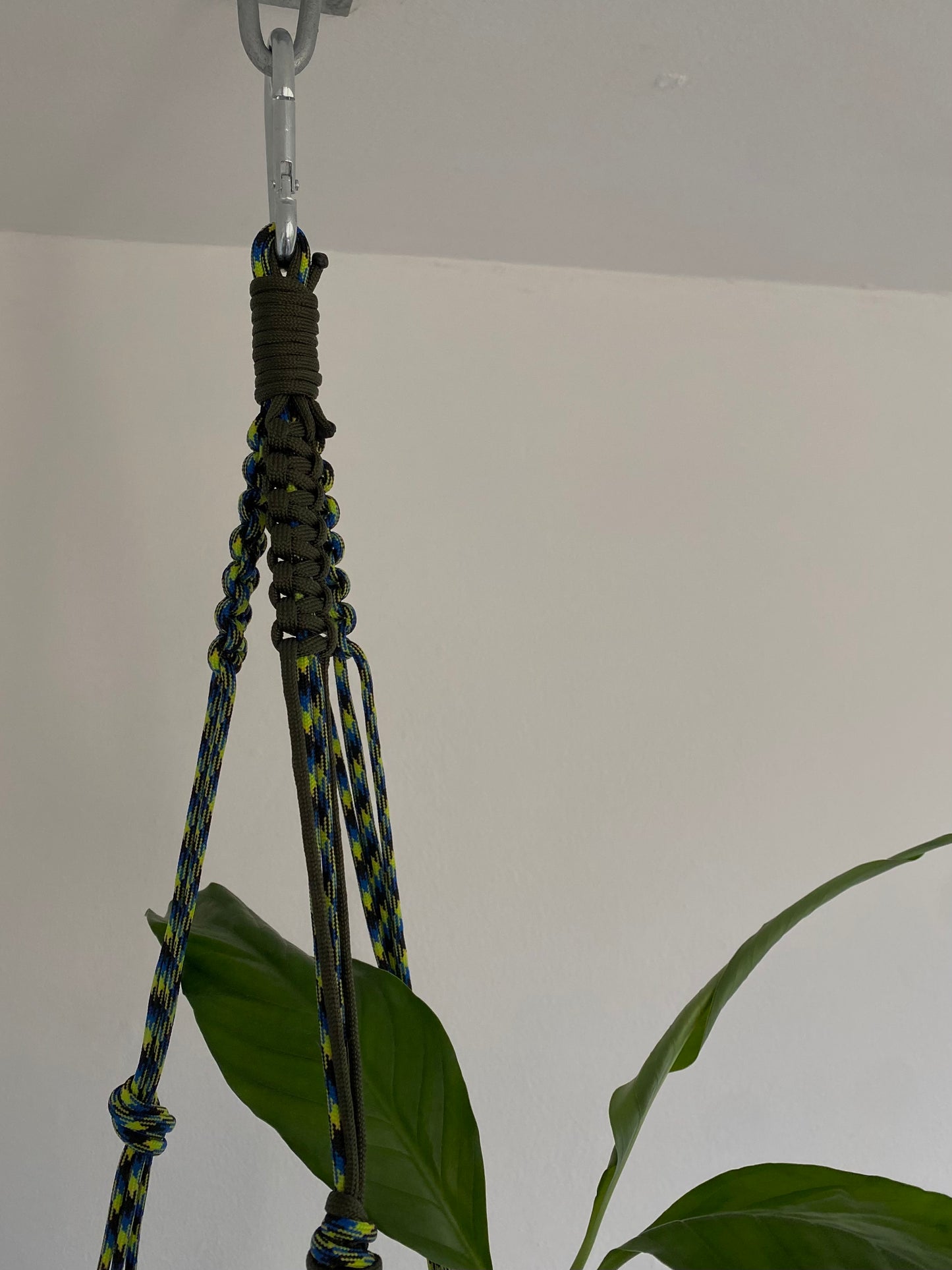 plant hanger//bright/khaki