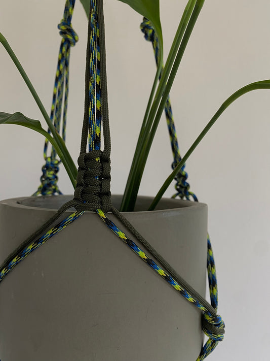 plant hanger//bright/khaki