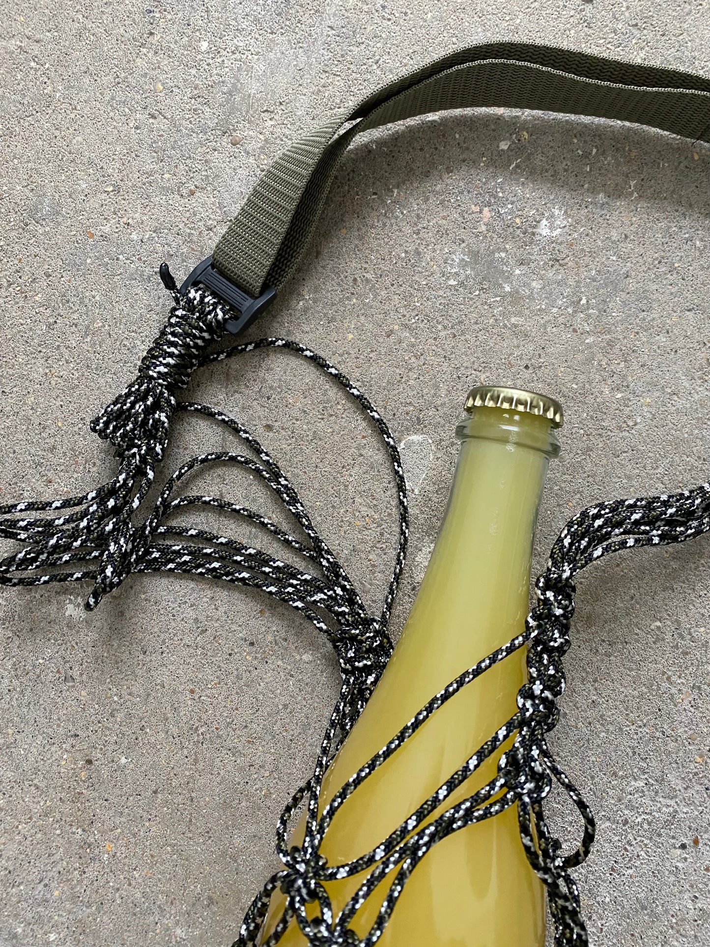 bottle holder//urban/khaki